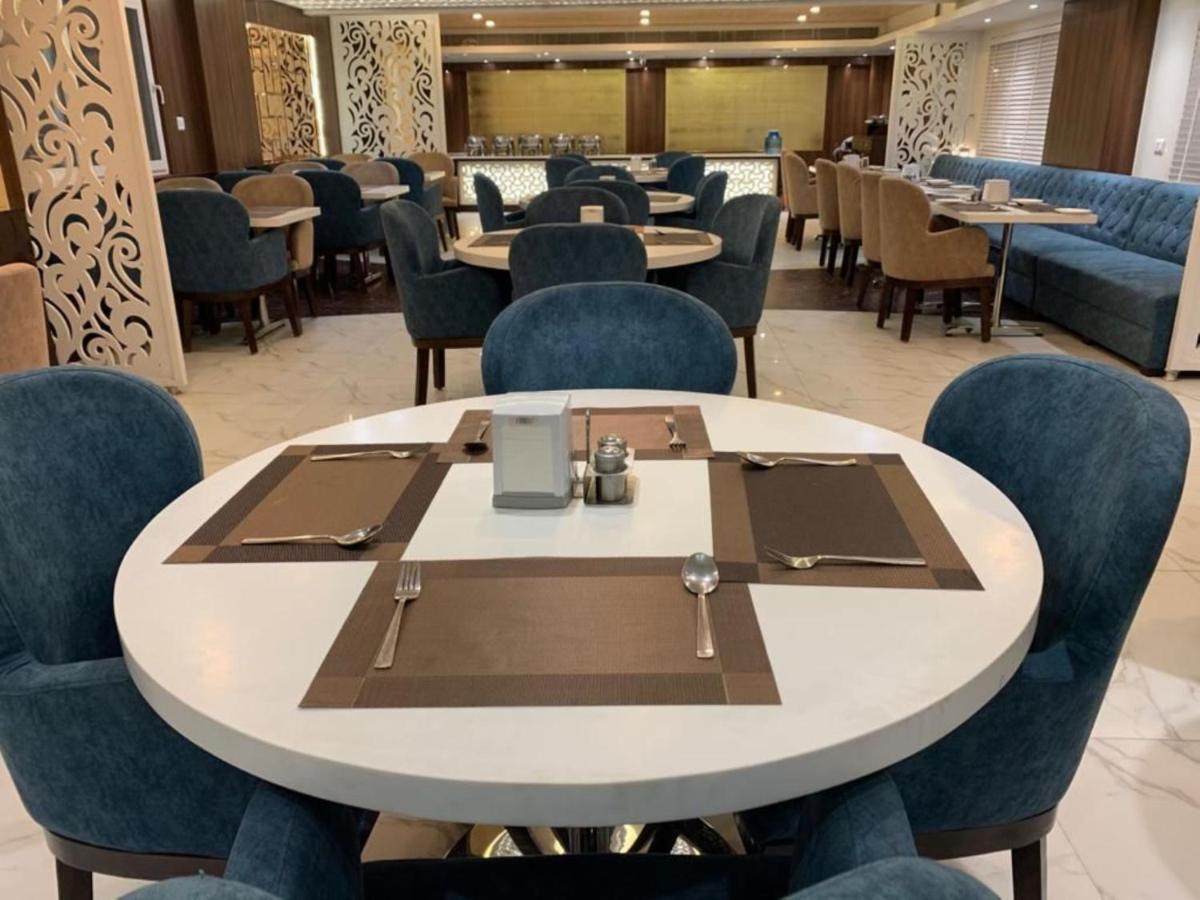 Airport Hotel Ramhan Palace Mahipalpur Yeni Delhi Dış mekan fotoğraf