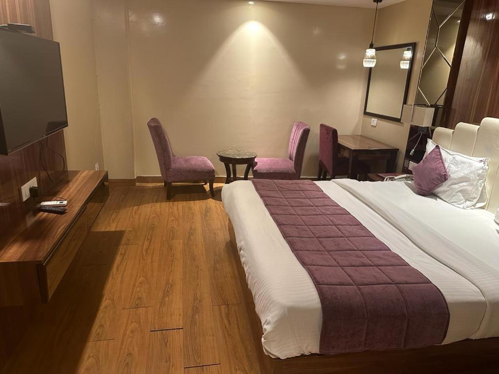 Airport Hotel Ramhan Palace Mahipalpur Yeni Delhi Dış mekan fotoğraf