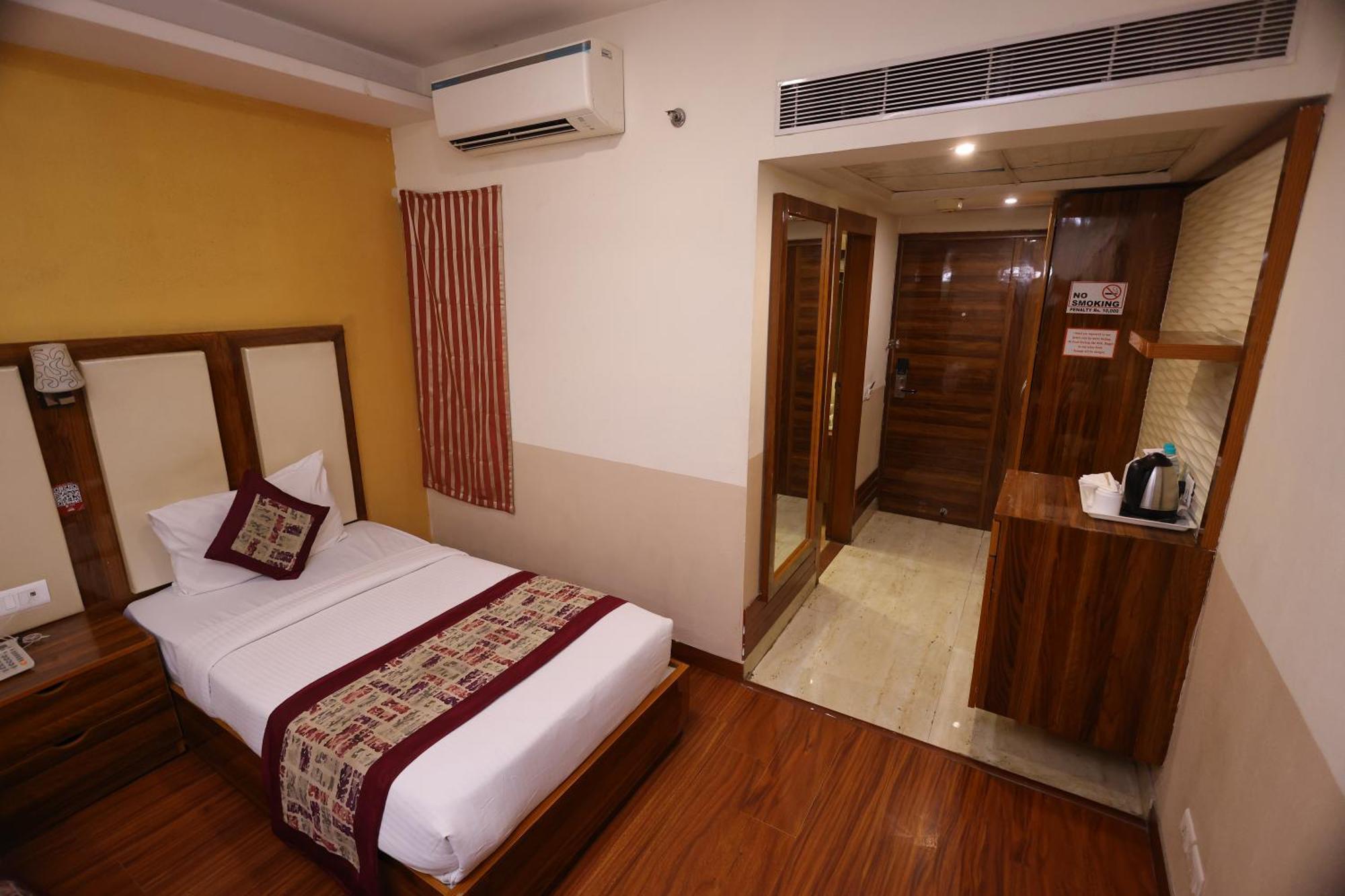 Airport Hotel Ramhan Palace Mahipalpur Yeni Delhi Dış mekan fotoğraf