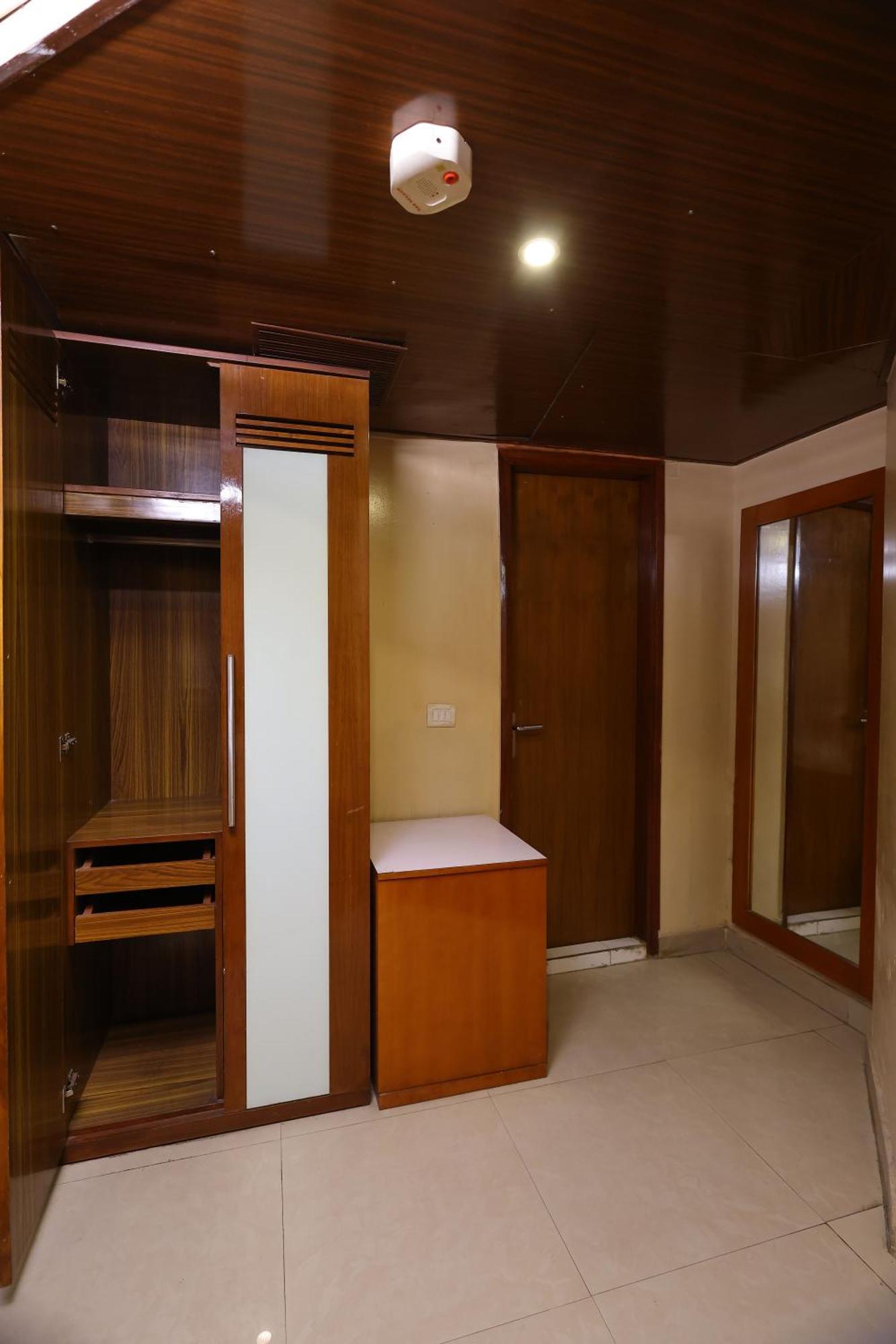 Airport Hotel Ramhan Palace Mahipalpur Yeni Delhi Dış mekan fotoğraf
