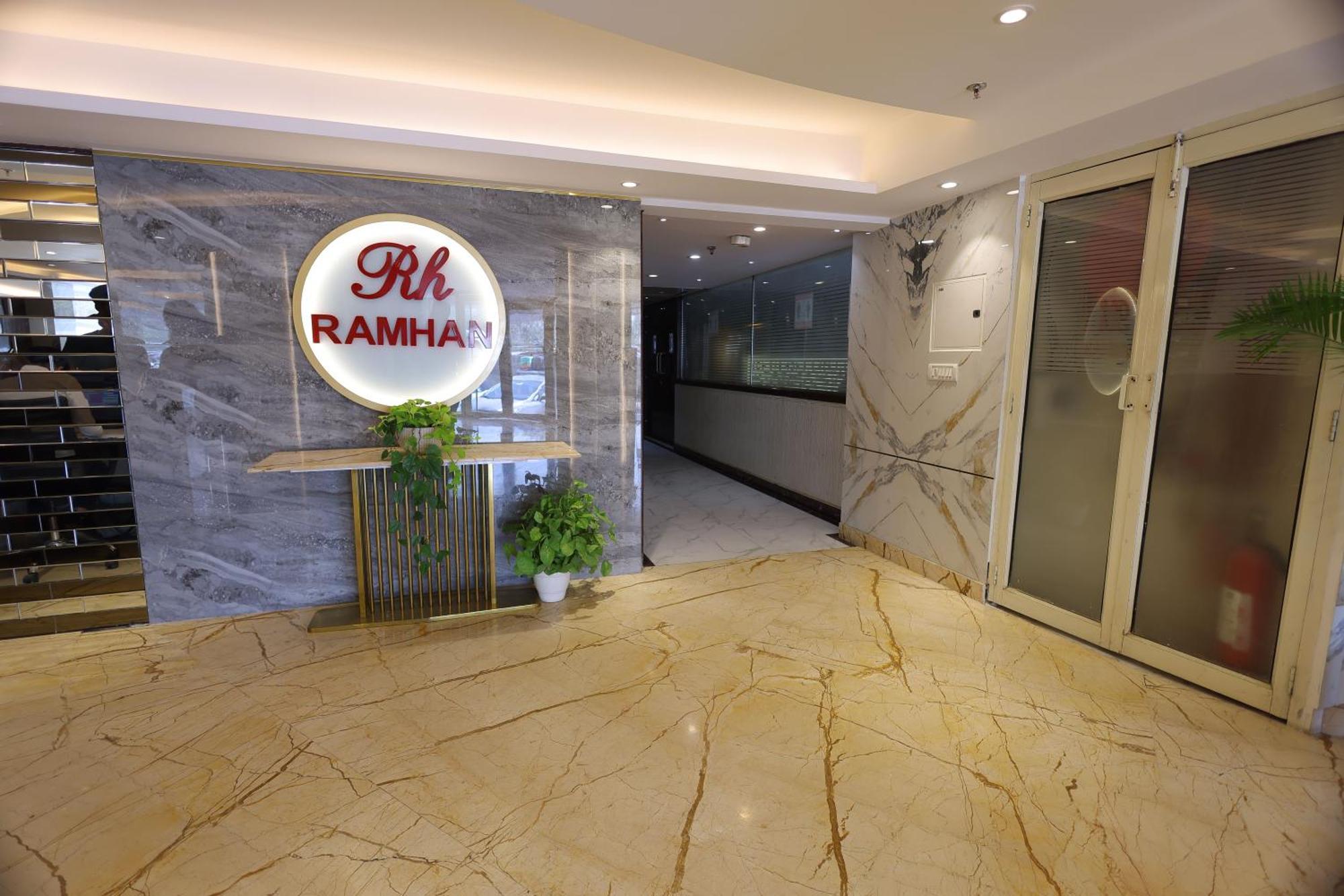 Airport Hotel Ramhan Palace Mahipalpur Yeni Delhi Dış mekan fotoğraf