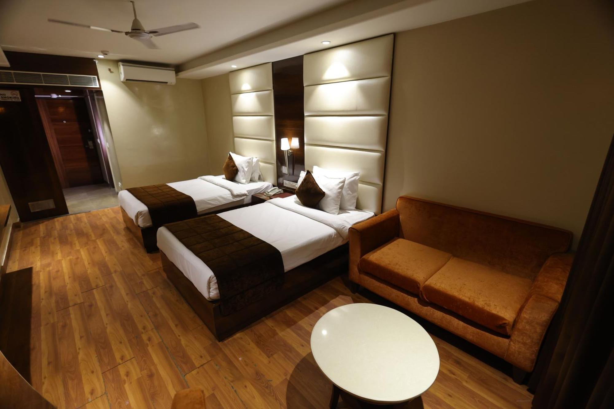 Airport Hotel Ramhan Palace Mahipalpur Yeni Delhi Dış mekan fotoğraf