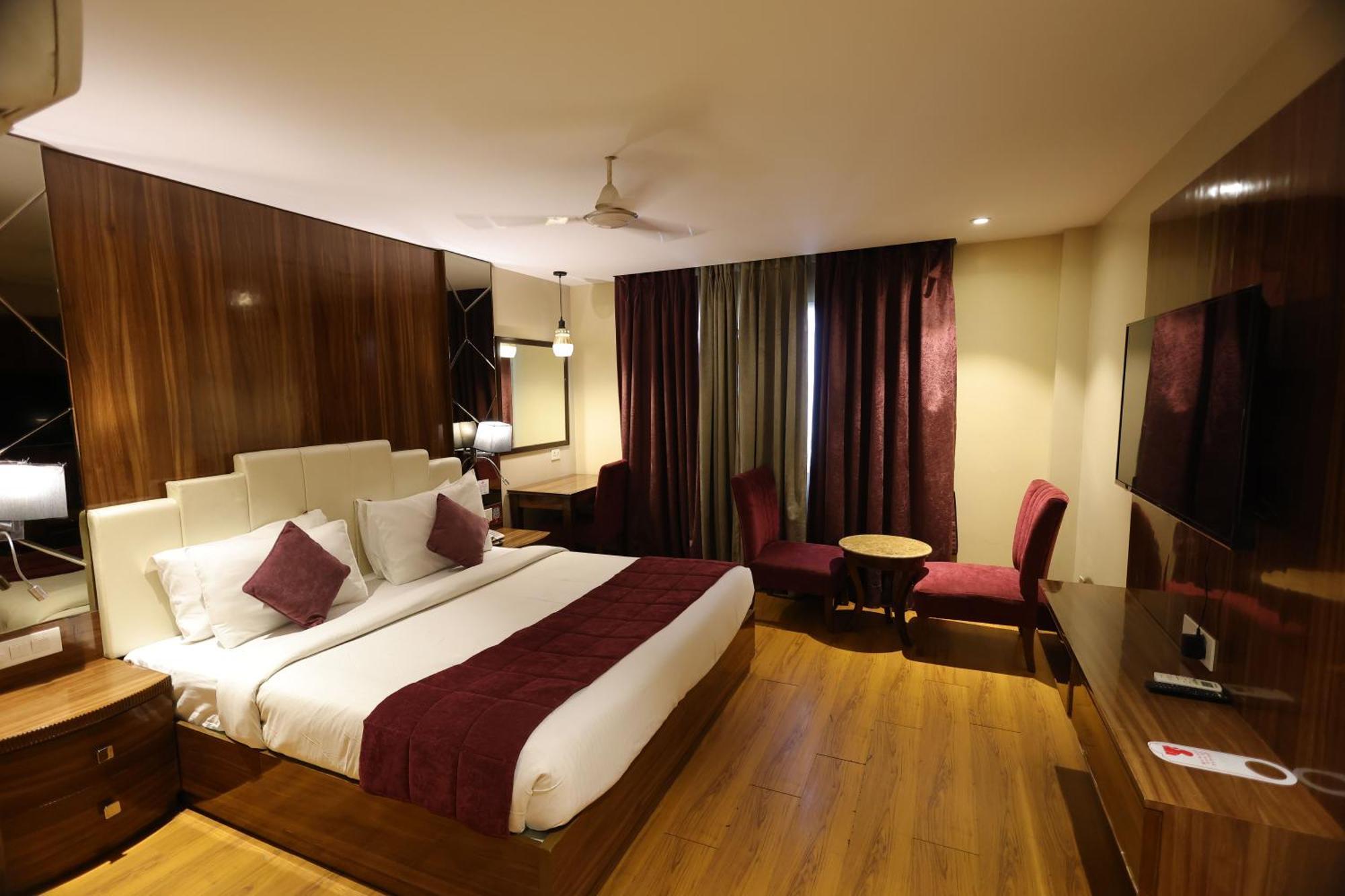 Airport Hotel Ramhan Palace Mahipalpur Yeni Delhi Dış mekan fotoğraf