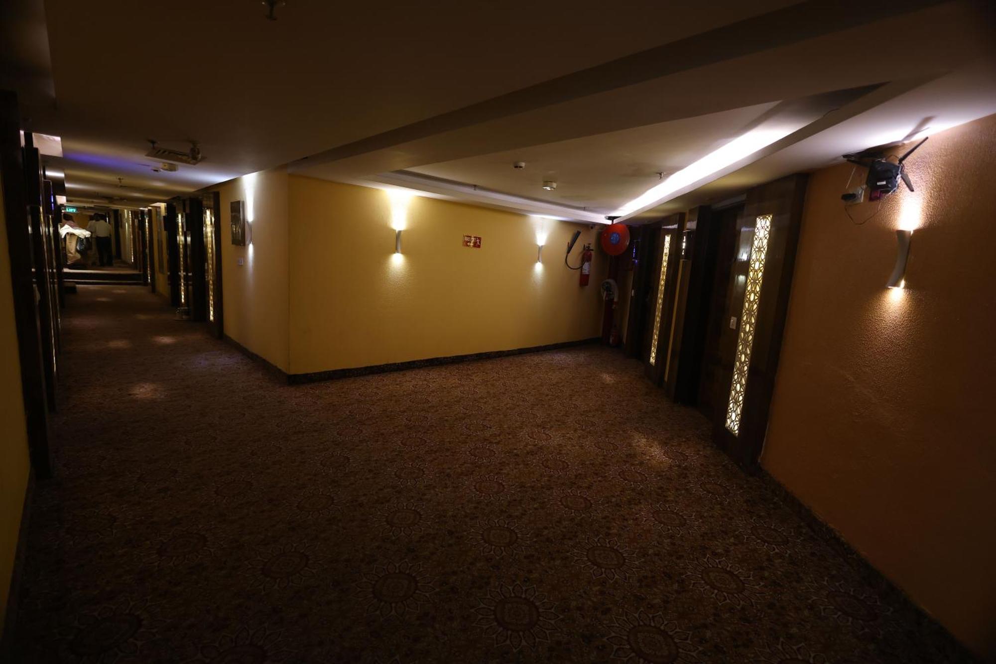Airport Hotel Ramhan Palace Mahipalpur Yeni Delhi Dış mekan fotoğraf